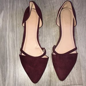 Charlotte Russe burgundy/gold trimmed flats sz 10